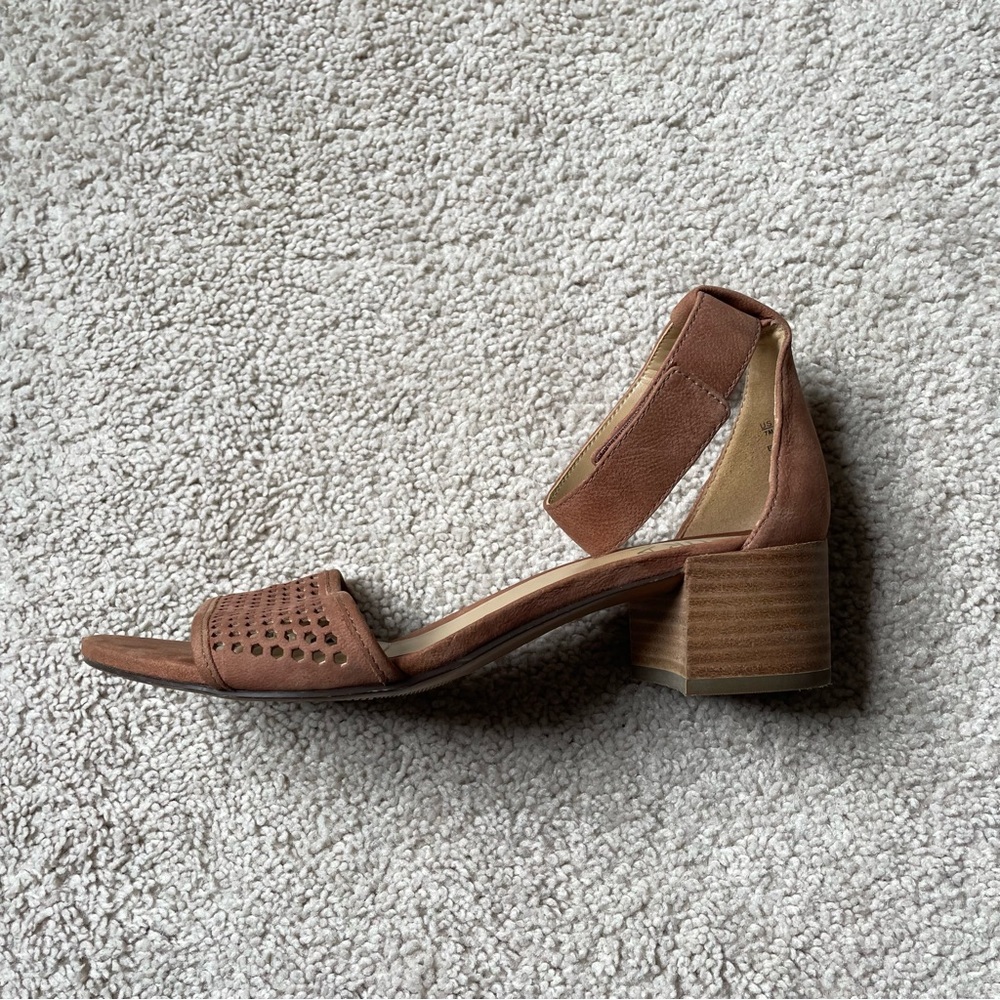 Naturalizer Brown Tan Suede Block Heel Sandals